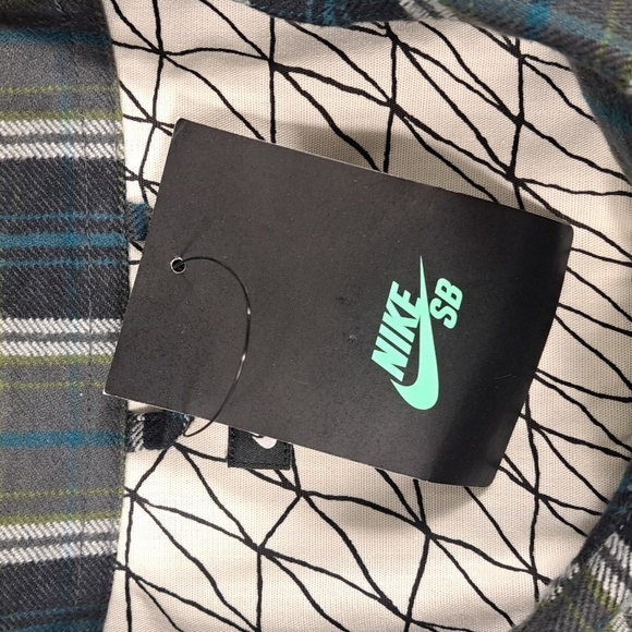 Nike SB Skateboarding gray & black w blue 2XL plaid flannel button-up shirt - Picture 6 of 6